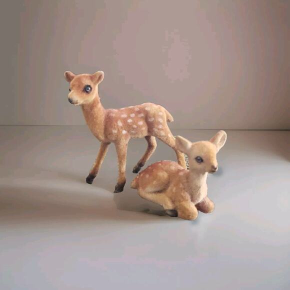 Vintage Flocked Felt Fawn Deer Laying Down White Spots Lightweight 3.5" Tall - Picture 1 of 4